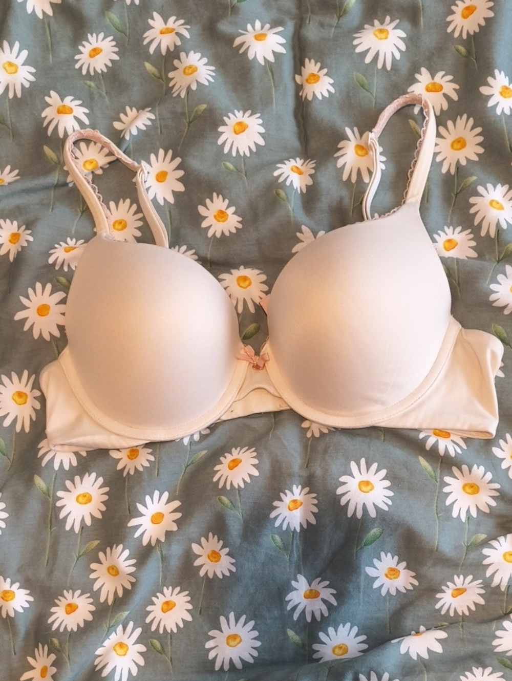 Victoria's Secret Cream Bra